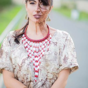 Collier ethnique « Larmes de cauris » et cuir tressé