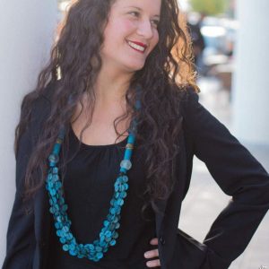 Collier africain en bakélite, bronze et pâte de verre « Pépite »