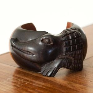 Bracelet crocodile en bois d&rsquo;ébène recyclé