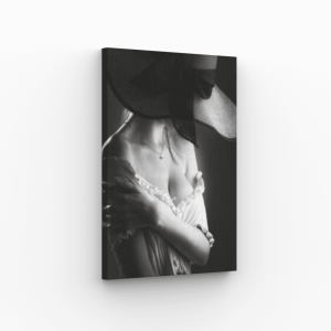 Portrait Femme Chapeau Noir